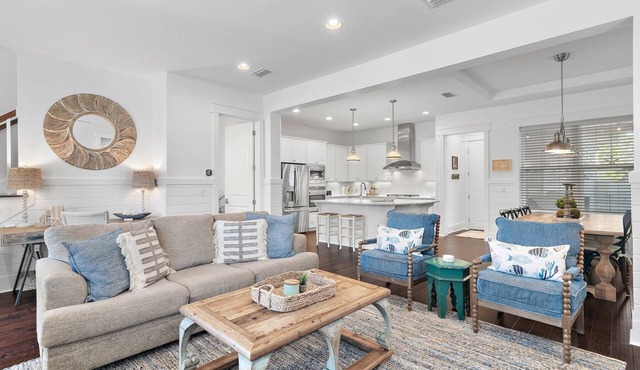 Catch of the Day – Coastal 30A Stay w/Golf Cart, Bikes & Resort Pools