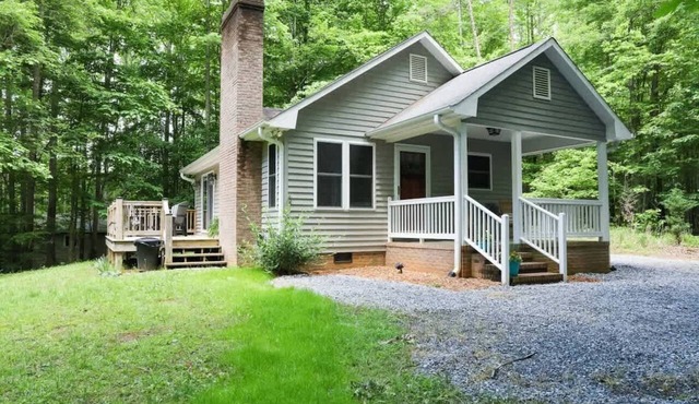 Cedar Run Cottage by Buffalo Mountain Getaway