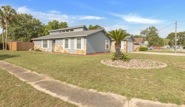 Celeste | RV/Boat Parking, Fire Pit, Grill, Beach!
