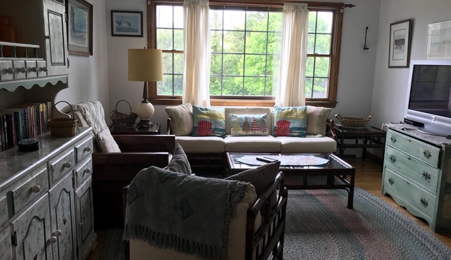 Charming 2 bedroom rental Pond Village area available June 8-17