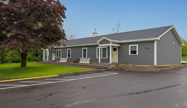 Charming 3-bedroom house with a Pond View/pet friendly