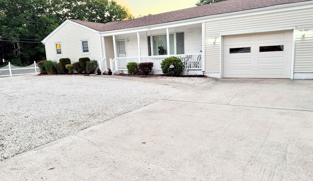 Charming 4-bedroom house with AC in Stafford Township