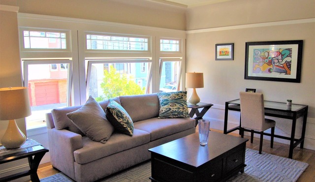 Charming full floor flat near ocean and city.