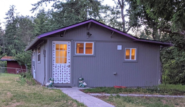 Charming Guest Cottage in the Country