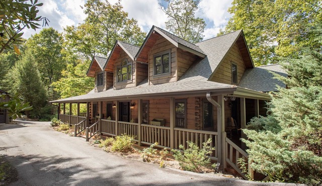 Chic Lodge 0.6m to Ski/Tube Resort+Winter Mtn Views