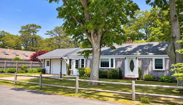 Classic Cape Cottage Walk to Beach & Harwich Dwntn