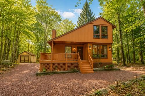 Clocked Out Cabin with Lake Access, Fire Pit, Games