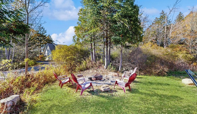 Close to Ocean! Family-Friendly Orrs Island Escape