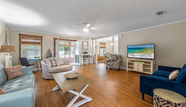 Coastal Beach Home Between Destin and Pensacola Minutes From Beach