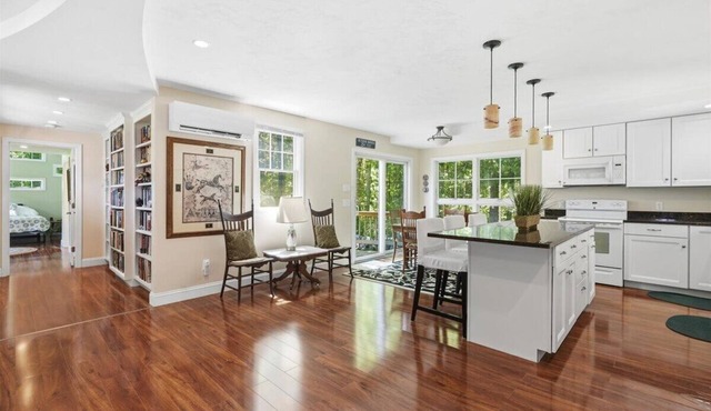 Coastal Cape Cod Retreat - Two Private Living Spaces - Steps to Old Silver Beach