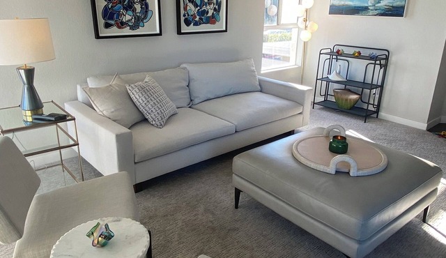 Coastal Condo w/Great Amenities, Walkable to Beach