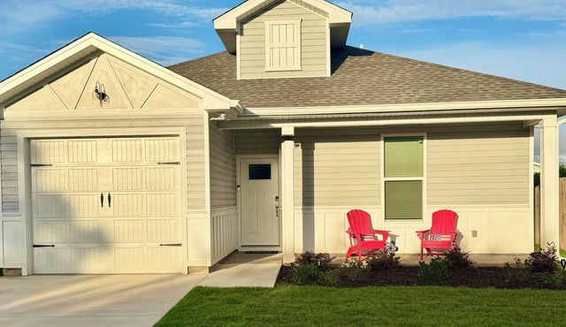 Coastal Haven-New 3BR/2BA Home, near Beaches+Fenced Yard, Pet-Friendly!