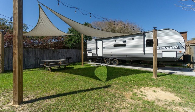 Coleman Camper Oasis-Beaches-shopping-dining