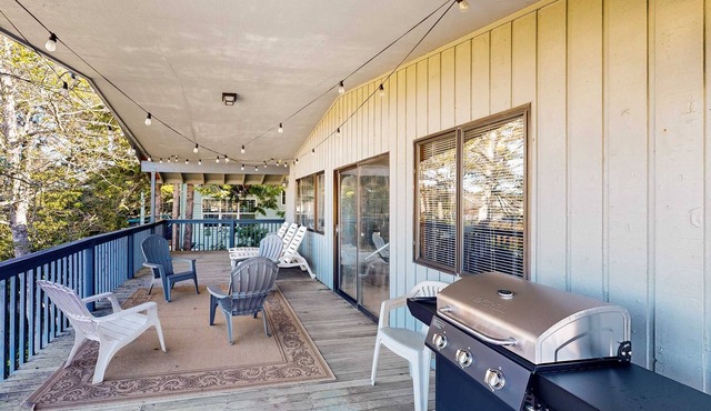 Comfortable inviting home with great deck 2 blocks to the beach
