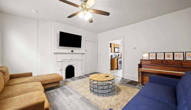 Comfy 3 Bed Northside Home - Near Stadiums!