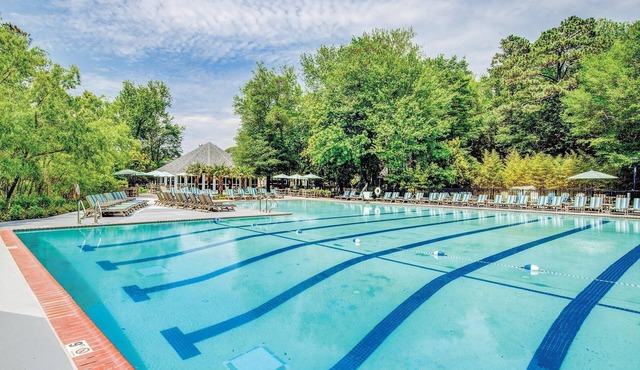 Comfy Suite w/ Indoor Resort Waterpark & Largest Outdoor Pool in the Outer Banks
