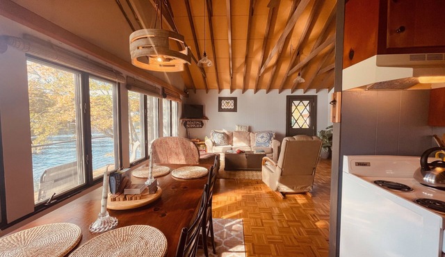 Cottage on Lake Saint Catherine
