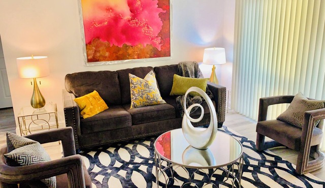 Cozy 1-bedroom condo with pool, gym, security in downtown Fresno