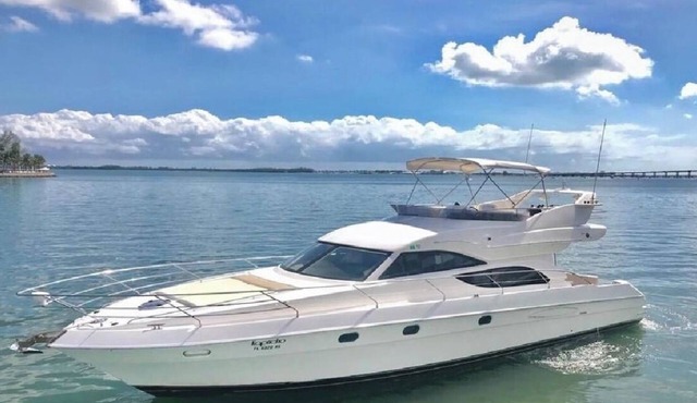 Cozy 2-bedroom yacht in beautiful Miami with WiFi, AC
