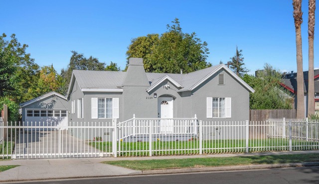 Cozy 2B/1Bth on Peaceful Street