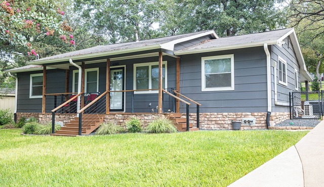 Cozy 3BR/2BA Home + Office Space Fire Pit Patio