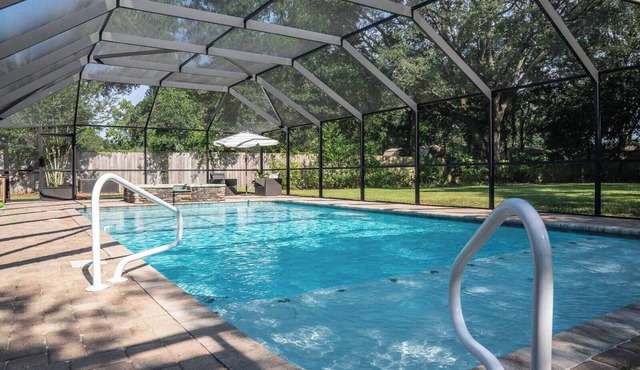 Cozy Coastal Haven - Private Pool, Outdoor Kitchen, and Living Space