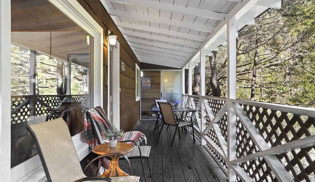 Cozy, Country Cottage Near the Rogue River