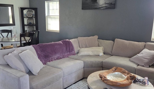 Cozy Country Loft Apartment with Vaulted Ceilings