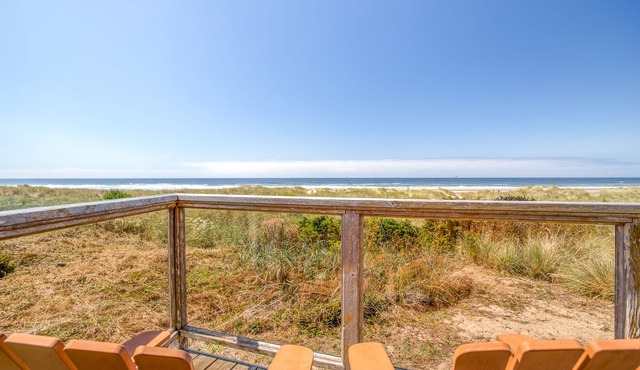 Cozy Oceanfront Home with Wrap Around Windows! Beach access on the property!