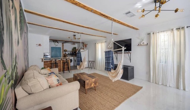 Cozy retreat w/BBQ grill & backyard