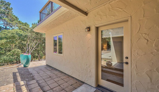 Cozy studio "Del Monte Oaks " Rental-Great for extended stays with WiFi access in Monterey