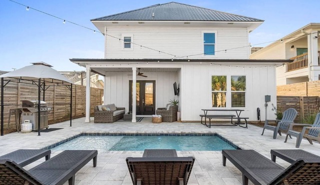 🌴 Craig's Cottage | Private Pool | Walk to the Beach | Pet Friendly | Sleeps 19