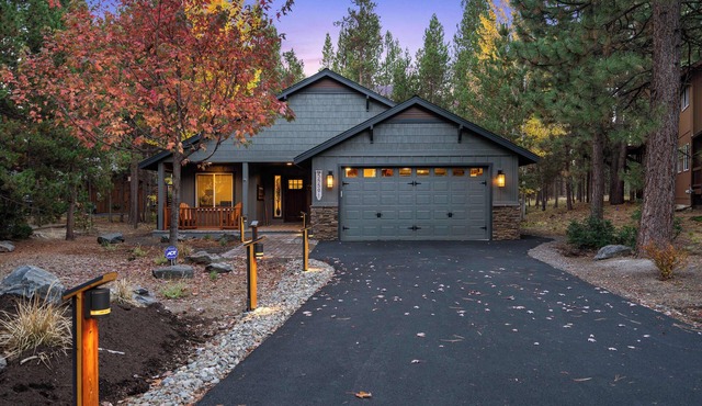 Deschutes Riverhaus | Luxury Retreat, Hot Tub