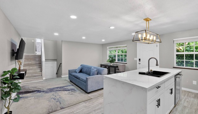 Dog-Friendly Milwaukie Townhome | Creek Access