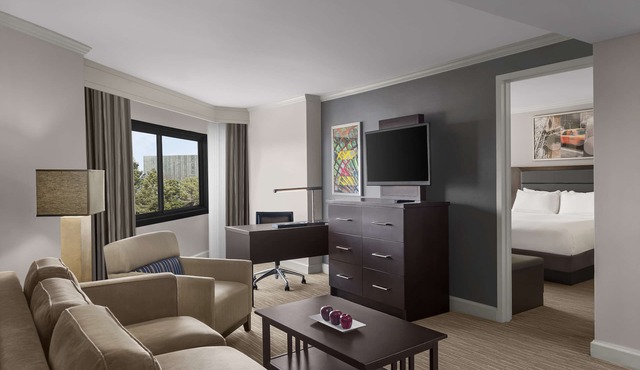 DoubleTree by Hilton Fort Lee - George Washington Bridge in Fort Lee