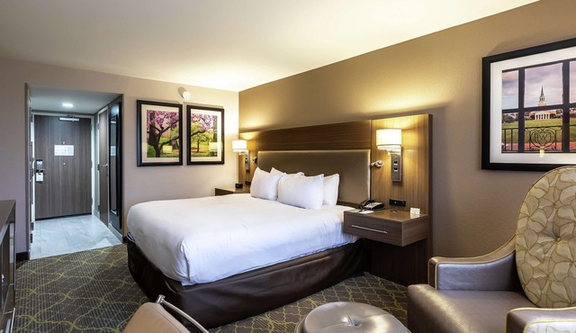 DoubleTree by Hilton Winston Salem - University