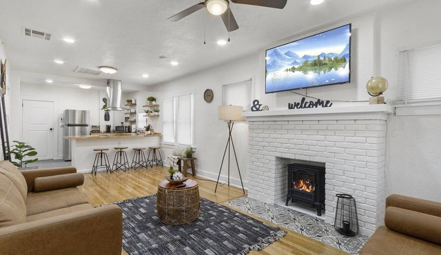 Downtown beautiful cozy home just off I-10 in El Paso