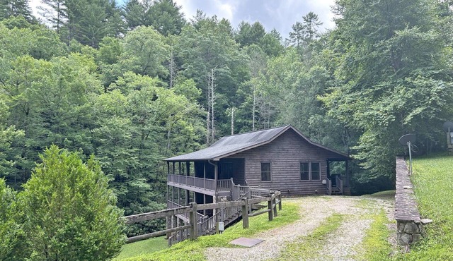 Dream on a Stream Log Cabin Lodge That Has It All!
