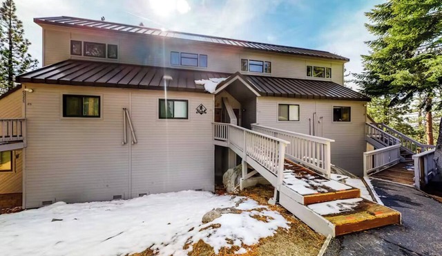 Eagle's Nest - Condo in Huntington Lake