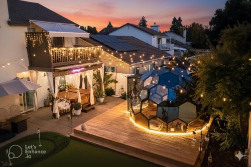 Elegant Retreat- Sleep 10-Boho Dome Lounge-Hot Tub-Games-Golf-Serene Getaway
