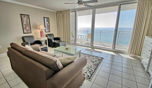 Emerald Beach Resort 1434, Full Kitchen, 2 BA sleeps 6