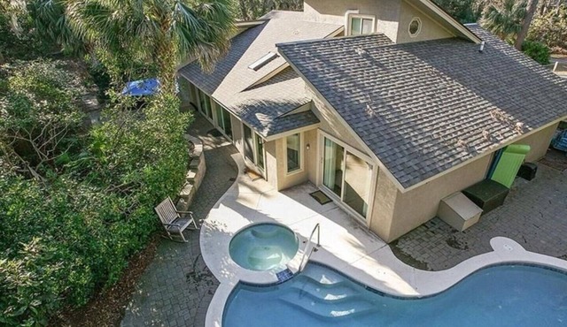 Fall Special! Home inside Sea Pines! 3min walk to Beach. Private Pool-Hot Tub