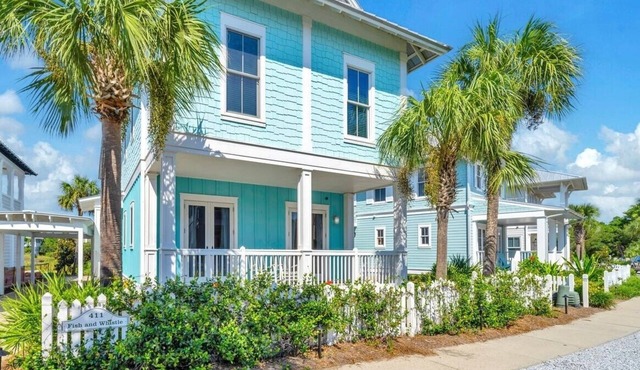 Fish & Whistle: Family Beach Retreat on Lake Carillon, w/Interior Updates