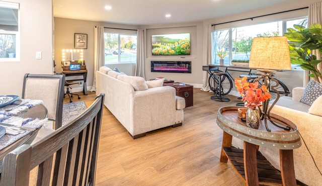Folsom Old Town Escape - Beautifully renovated, short walk to Historic Folsom!