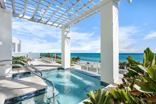 Fontainbleau Ocean View Terrace Spa plus Private Pool