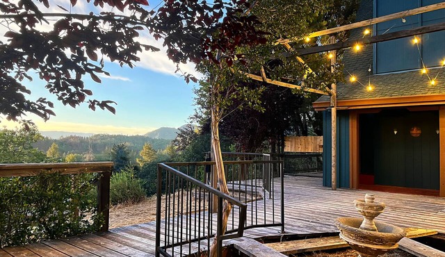 Foxfell At Shasta Lake: A Magical Family-Sized Cabin Near The Lake w/A+ Views
