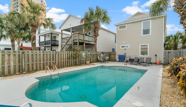 Free Pool Heating 90 steps to Beach Sleeps 10 Pet Friendly Private Home