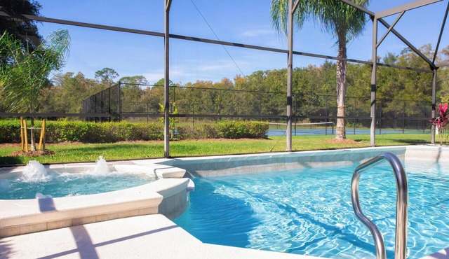 Fun Packed 5 Bedroom Villa with Private Pool/Spa, Games Room & Grill