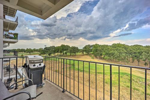 Golf Course & Lake Views: Cozy Afton Condo!