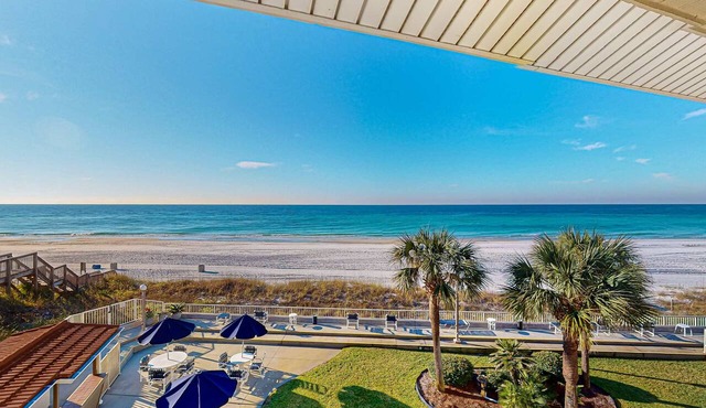 Gorgeous beachfront condo with shared pool, hot tub and beach access